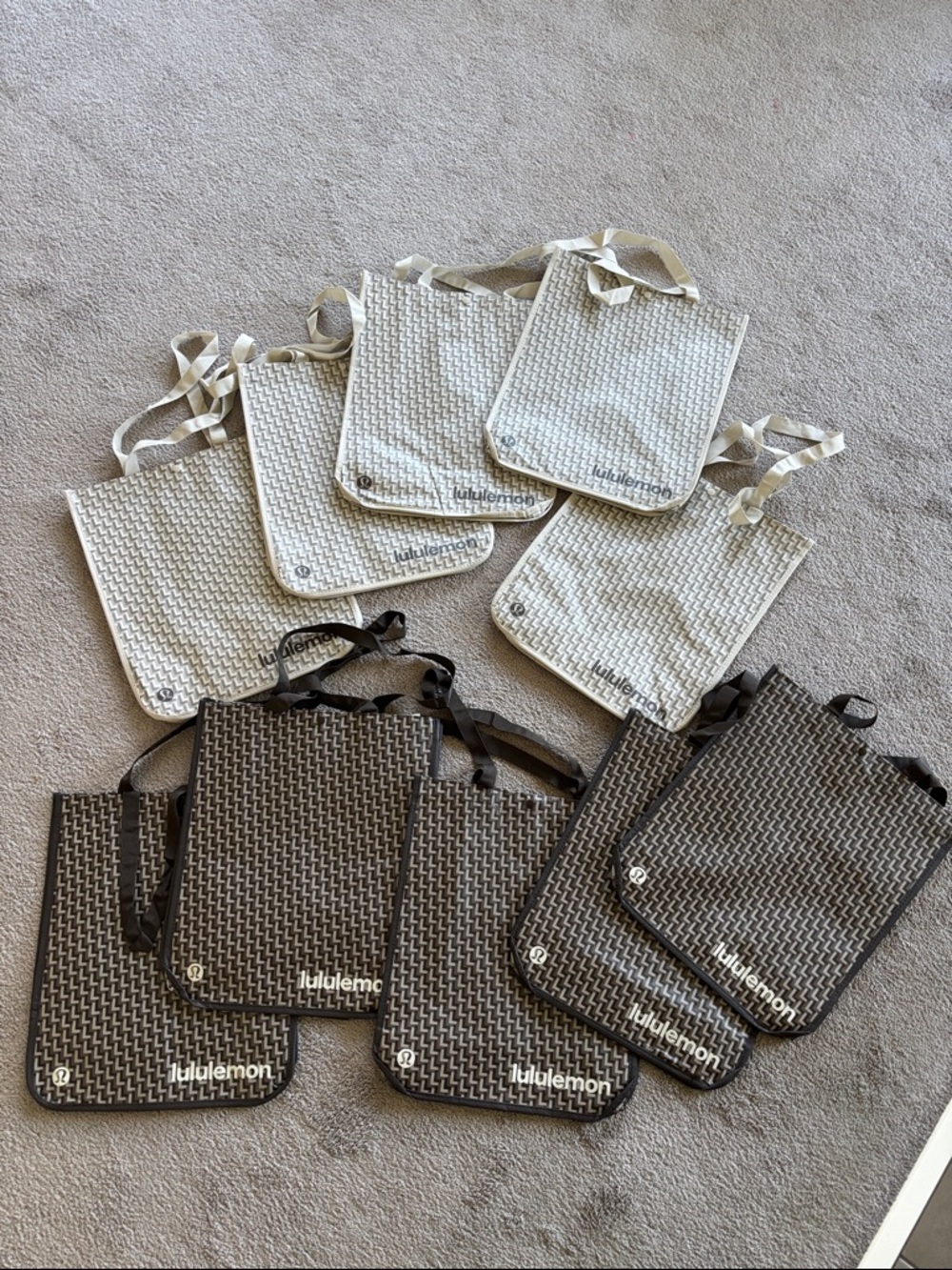 limited edition 10 Lululemon big reusable bags